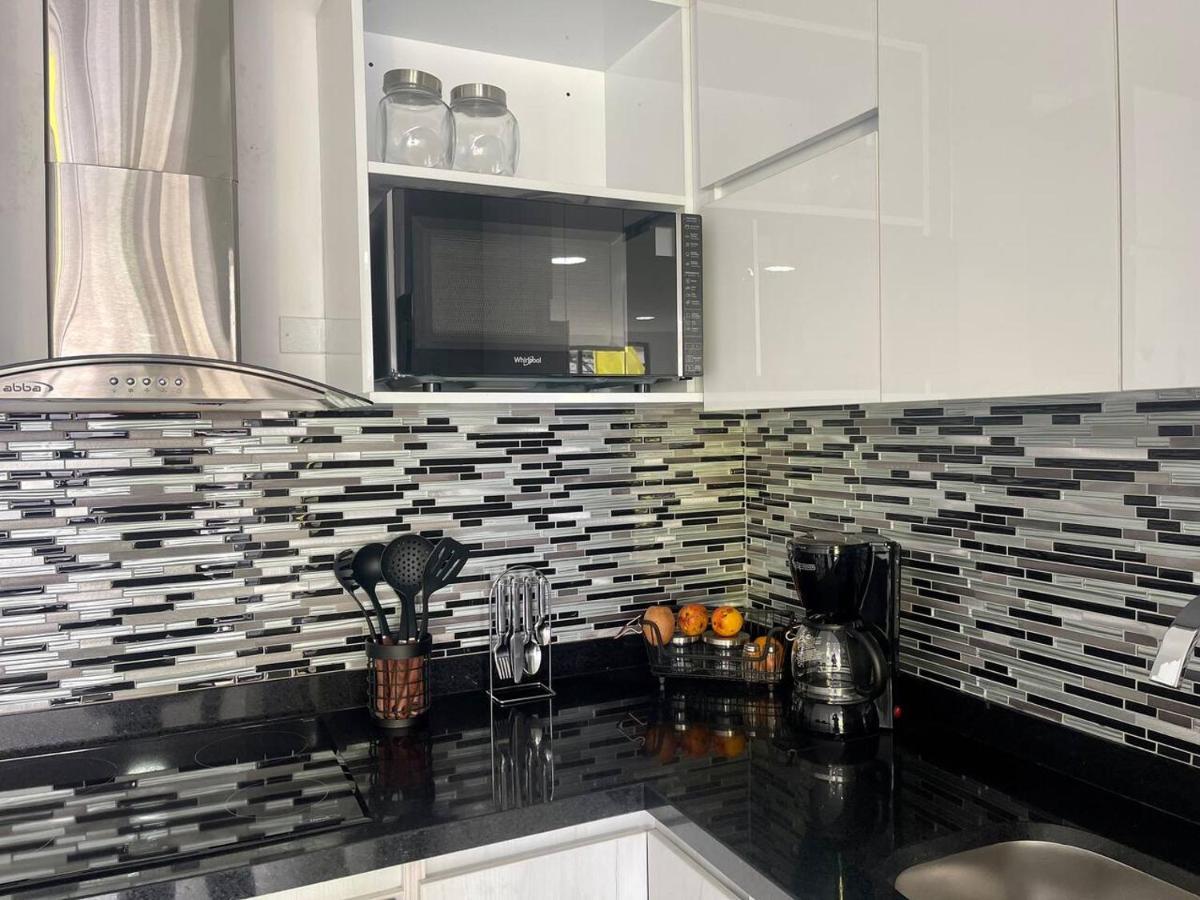 Luxury Corferias-usa Embassy & Airport Appartement
